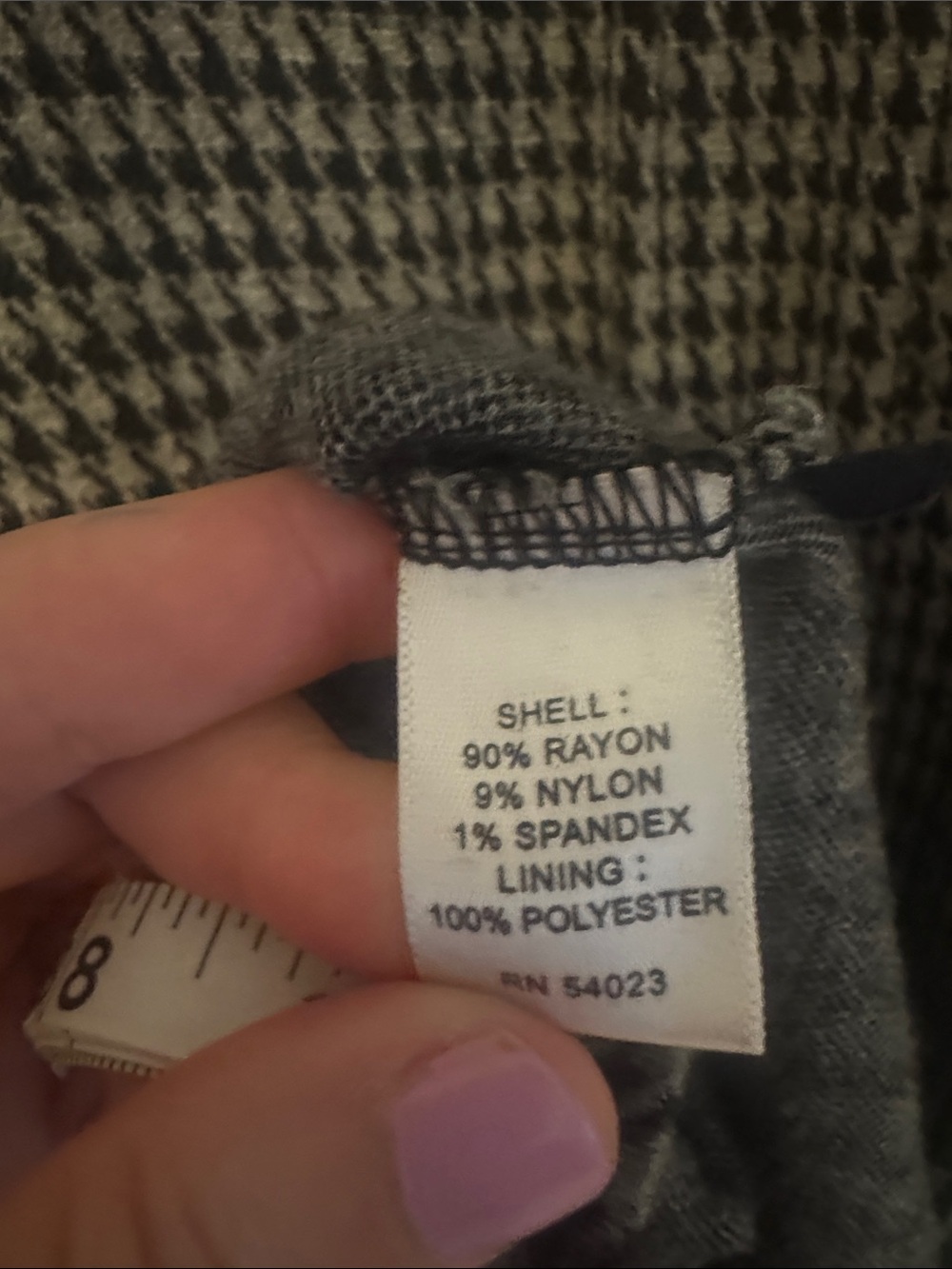 Banana Republic Women's Black and Gray Houndstooth Dress - V-Neck Cap Sleeve - Picture 5 of 5